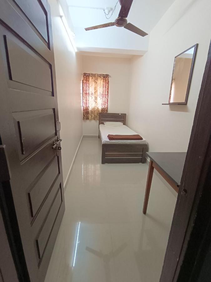 Shri Vasant Lodge Hubli Eksteriør billede