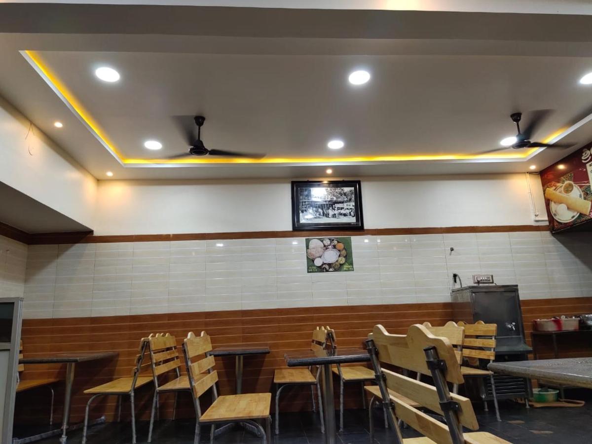 Shri Vasant Lodge Hubli Eksteriør billede